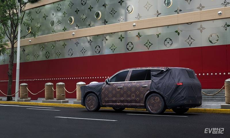 替嵐圖辟個謠!上海LV巨輪前那臺“寶相紋”SUV,就是泰山