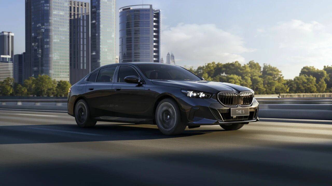 誰說傳統(tǒng)豪華不行了?寶馬不僅M家族狂增,還靠“本土化”把轉(zhuǎn)型玩明白了!