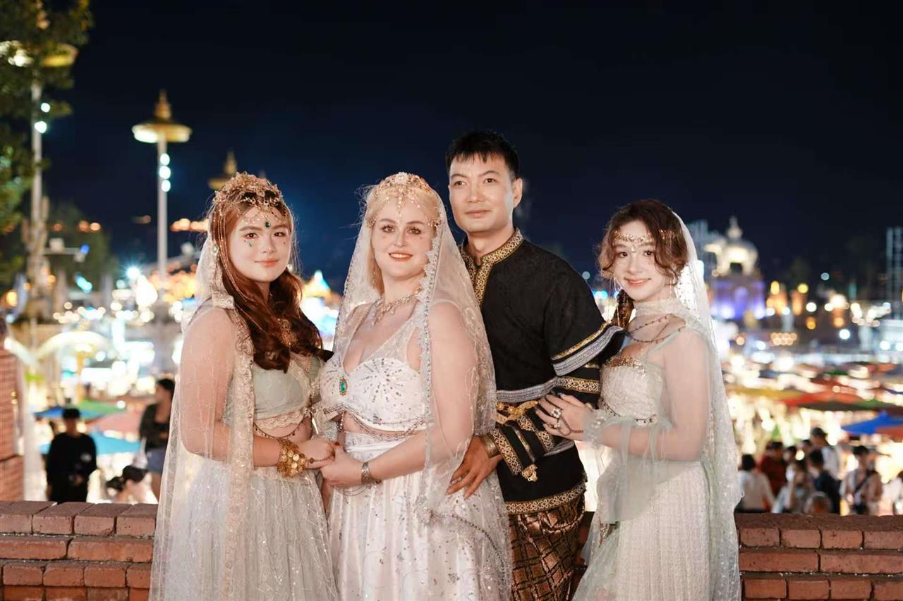 按摩店初中文憑小伙娶美國女博士:已結婚20年,有愛就能沖破一切隔閡和枷鎖