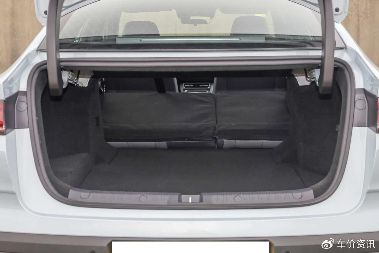 26款秦L 來襲,純電續(xù)航提升,9.68萬起,是否值得選擇?