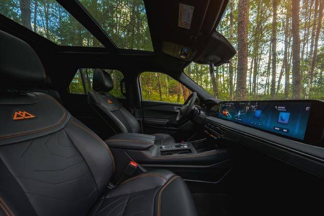 福特探險者昆侖巔峰版震撼上市,硬核實力再進(jìn)階