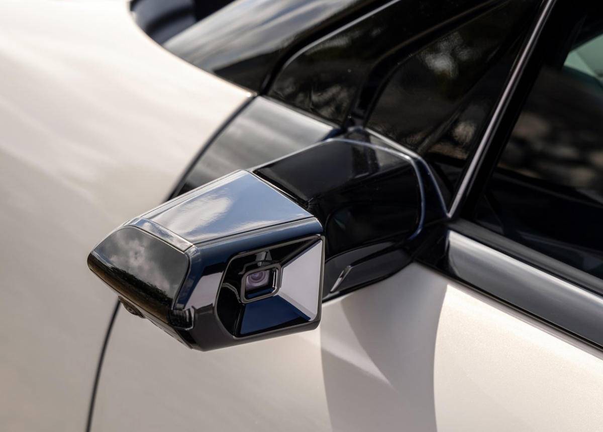 現(xiàn)代NEXO氫燃料電池車,復(fù)古方盒子,比純電車安全?