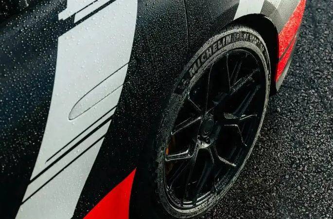 全新AMG GT四門(mén)電動(dòng)轎跑低偽實(shí)車(chē)亮相,動(dòng)力超猛太酷啦!