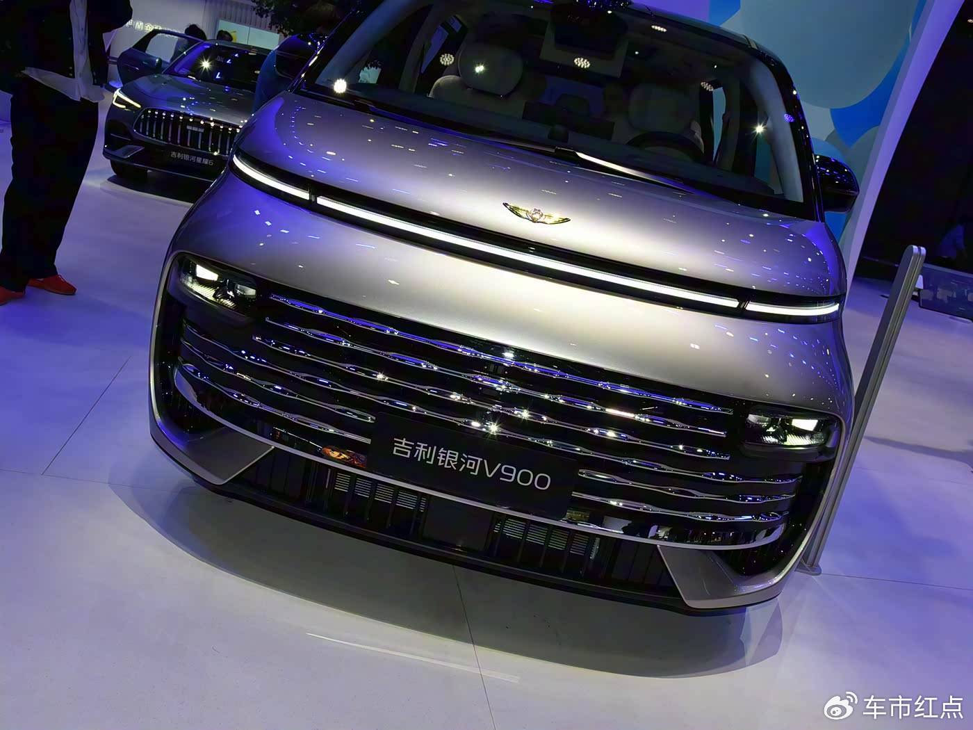 6/7/8座三種布局 實拍吉利銀河V900